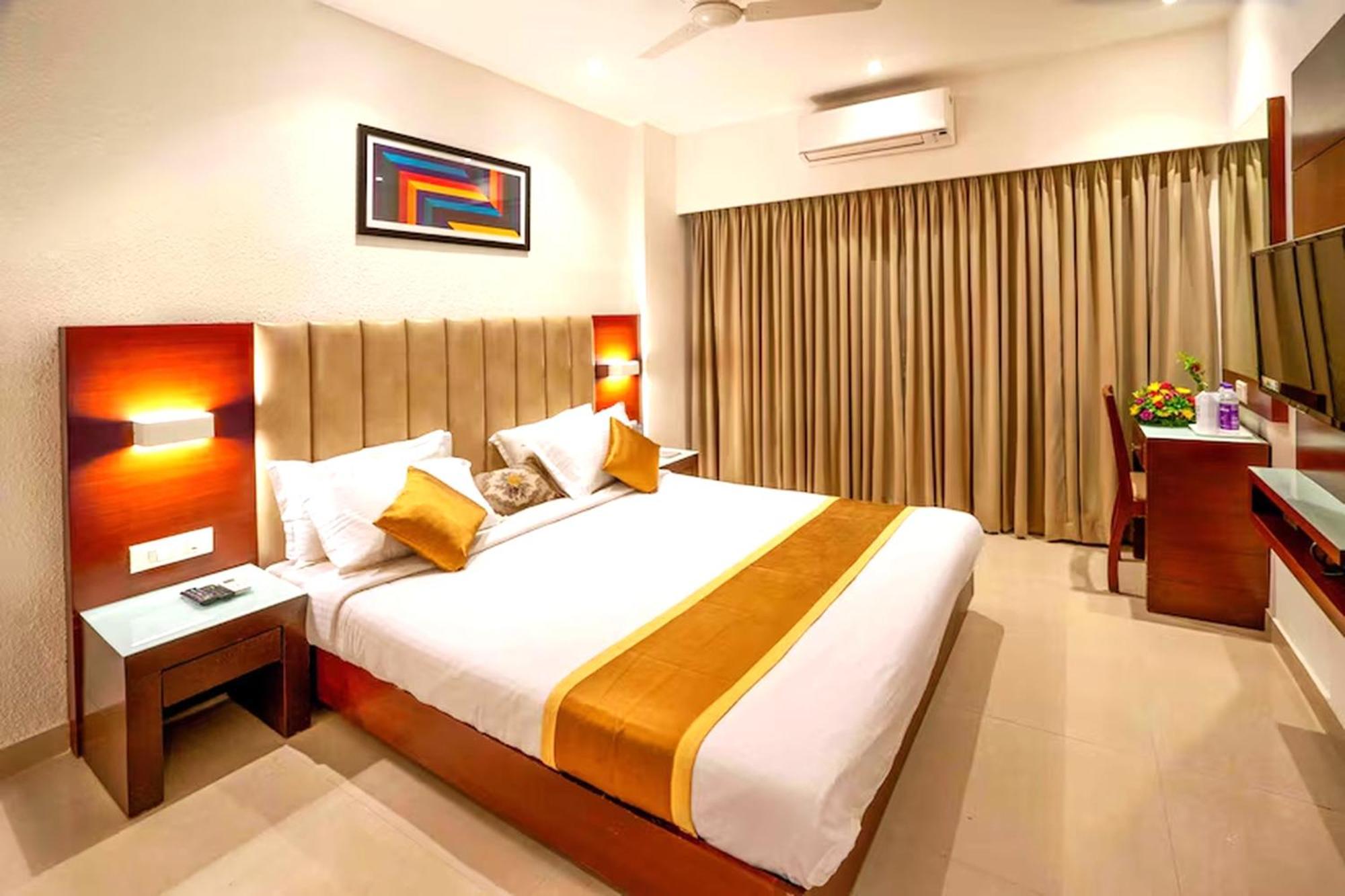 Hotel Hills Park Pathanamthitta Ngoại thất bức ảnh