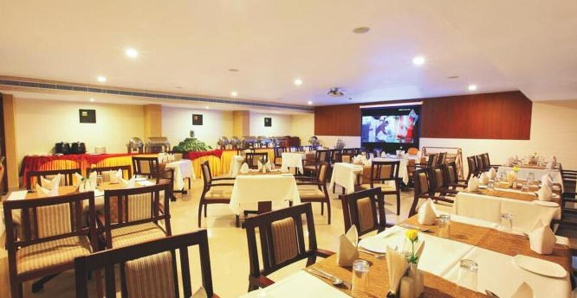 Hotel Hills Park Pathanamthitta Ngoại thất bức ảnh