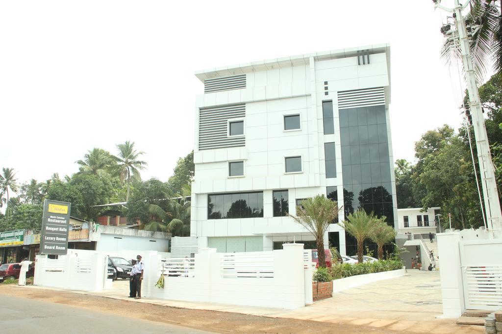 Hotel Hills Park Pathanamthitta Ngoại thất bức ảnh