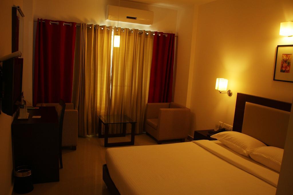 Hotel Hills Park Pathanamthitta Phòng bức ảnh